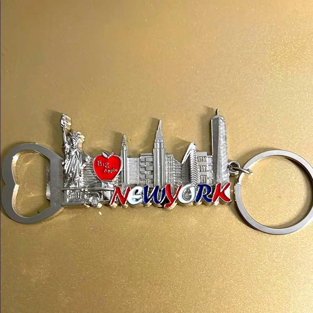 NWOT New York Skyline Keychain Bottle Opener